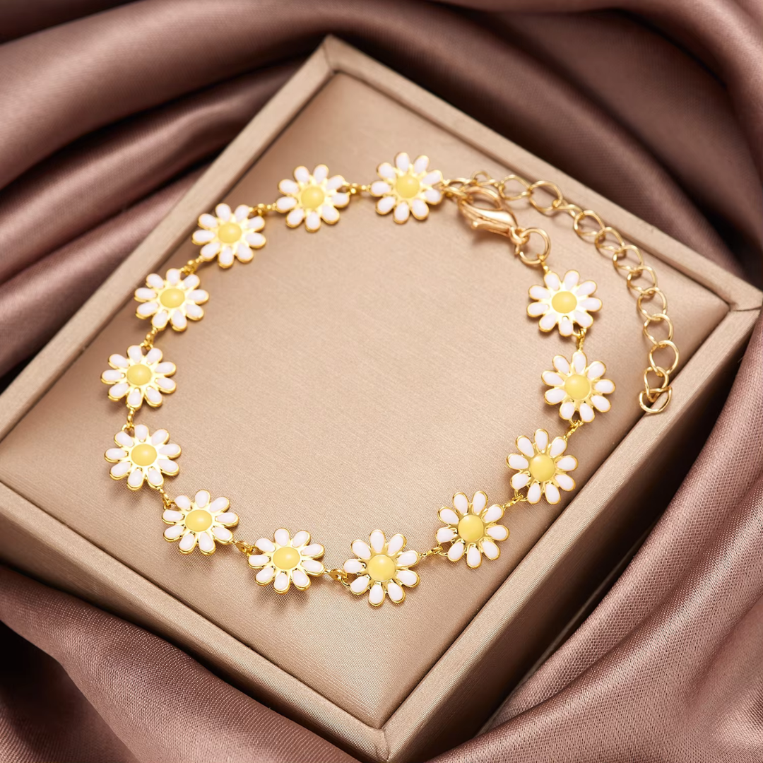 This charming Daisy Chain Bracelet is the perfect blend of fun and elegance! 🌸 With delicate daisies linked together, it adds a touch of sunshine to any outfit. Ideal for springtime vibes or a splash of whimsy any time of year! ☀️
🇨🇦 Available now in Canada and the US 🇺🇸
📦 Enjoy FREE SHIPPING on all orders!
Add a little floral flair to your jewelry collection. 🌼 Tap the link in our bio to shop now! 💛 #ChairmanCollection #DaisyChainBracelet #FloralJewelry #FreeShipping #CanadaJewelry #USJewelry #Je